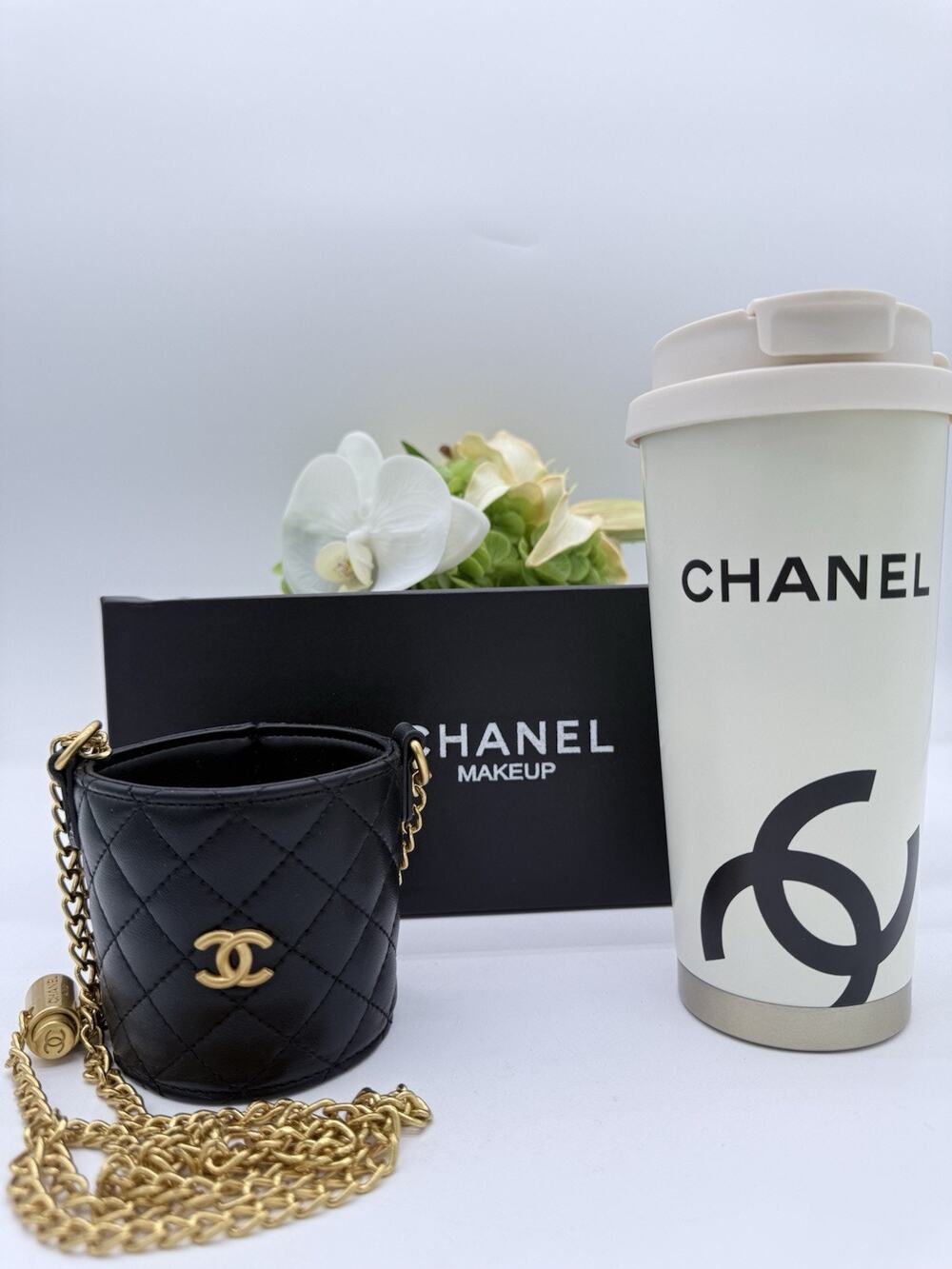 Chanel White Tumbler Gold Chain Quilted Crossbody Holder Limited Edition GWP